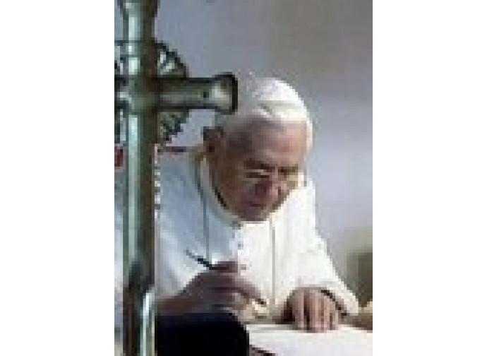 Papa firma messaggio
